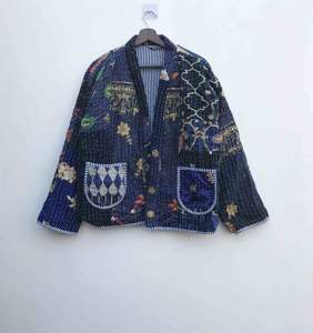 Veste en coton Kantha faite à la main avec broderie, manteau d'hiver court réversible à imprimé floral pour femmes - Product Image 2