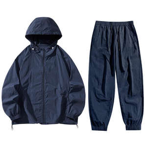 Ensemble de survêtement uni pour homme, personnalisable avec logo, marque privée, été, 2 pièces, short et haut. - Product Image 1