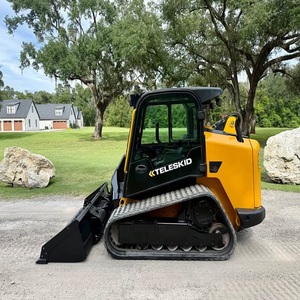 Chargeuse compacte sur chenilles d'occasion JCB 3TS-8T avec godet pour travaux agricoles et de construction - Product Image 5