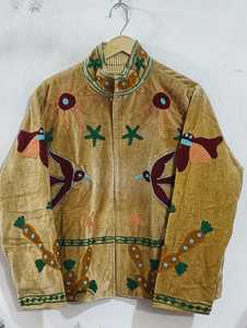 Chaquetas de Algodón Bordadas con Diseños Artísticos Tradicionales Suzani para Boutiques de Moda Bohemia, Ropa Étnica, Listas para el Invierno - Product Image 4