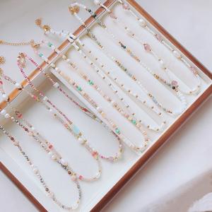 Collier en perles baroques fait main, chaîne de clavicule, design créatif, acier titane, collier à perles, pierre naturelle, style minimaliste tendance - Product Image 2