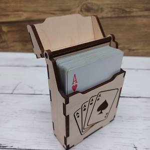 Caja de Almacenamiento de Cartas de Juego de Madera Duradera, Artesanía de Madera Hecha a Mano para Organizar y Exhibir su Colección, Fabricada por RR Enterprises - Product Image 3
