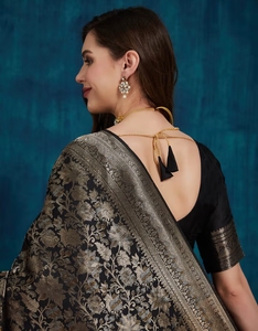 Sari Tradicional Kanjivaram de Seda KV con Borde Tejido con Zari Dorado para Fiestas Otoñales - Product Image 5