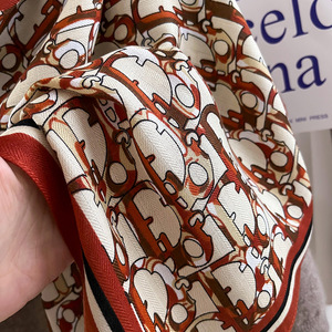 Écharpes, châles, hijabs musulmans et étoles en coton de luxe, unis ou à motifs floraux, respirants et doux pour femmes - Product Image 1