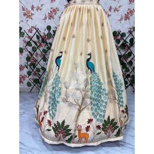 Lehenga Choli de Diseño con Bordado Multihilo, Hermosa Ropa India y Pakistaní - Product Image 4