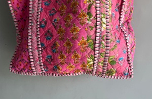 Bolso tote de hombro acolchado de algodón rosa con estampado floral, bolso de fin de semana con cierre de cremallera para viajes, compras, playa, regalo para ella - Product Image 5