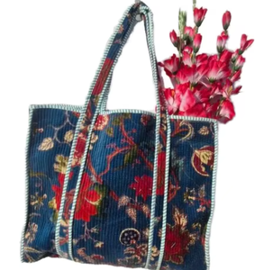 Bolso Tote de Terciopelo de Lujo para Mujer, Gran Capacidad, Bolso de Hombro Acolchado Suave, Bolso de Moda Ecológico y Ligero, Personalizable para Verano - Product Image 1