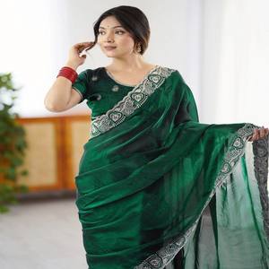 VASTRA COTTAGE Sari de Fiesta Rangoli con Blusa Rangoli Bordada, Color Verde, Atuendo Tradicional Étnico para Mujer - Product Image 2