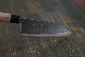 Cuchillo de Cocina Gyuto Tosa-uchihamono, Forjado a Mano, Acero al Carbono, Mango de Madera, Ecológico, Ambidiestro - Product Image 4