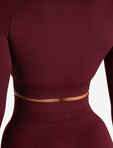 Camiseta Lisa de Nuevo Estilo, Personalizada con Logotipo de Diamantes de Imitación, Cuello Redondo, Tela Suave, Color Sólido, Corte Ajustado, Tops Cortos Casuales para Mujer - Product Image 2