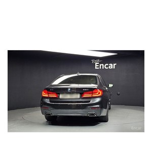 BMW Série 5 530i M Sport Plus avril 2019 113 058 km Norme d'émission Euro V Boîte de vitesses automatique Sièges en cuir Volant à gauche Arrière - Product Image 4