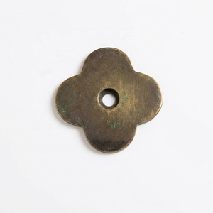 Modern Brass <b>Cabinet</b> Backplate Durable <b>Kitchen</b> Furniture Knob <b>Handle</b> Copper Finished Four-Leaf Design Minimalist for Drawer <b>Door</b> - Product Image 4