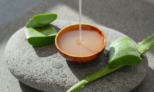 Premium raw aloe vera liquid <b>extract</b> with transparent quality for skincare formulations and bulk beauty applications - Product Image 3