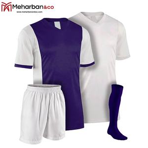 Maillot de football personnalisé pour hommes, vêtements de football personnalisés, uniforme de football sublimé pour jeunes - Product Image 2