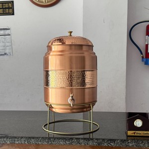 Distributeur d'eau en cuivre grande capacité pour cuisine, restaurant et café, finition martelée artisanale, prix de gros - Product Image 6