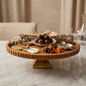 Ensemble de supports à gâteaux élégants en bois, ronds et carrés, avec des bords cannelés et des bases dorées robustes, parfait pour un service et des présentations modernes. - Product Image 5