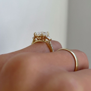 ラディアントカット スリーストーン モアサナイト エンゲージリング 18K ソリッドゴールド ホワイトゴールド レディース 結婚記念日ギフト - Product Image 2