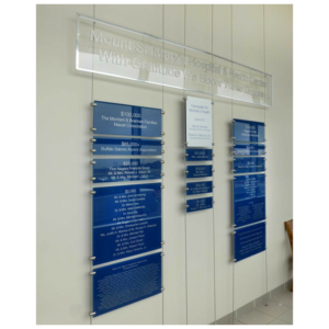 Tablero Acrílico de Primera Calidad con Corte Personalizado e Impresión UV HD para Señalización con Logotipo, Stand de Exhibición y Uso en Exhibiciones - Product Image 6