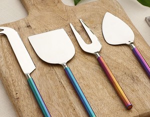 ชุดมีดชีสสแตนเลสสตีลเคลือบ PVD สีรุ้ง คุณภาพสูง พร้อมอุปกรณ์เสิร์ฟชีส - Product Image 2