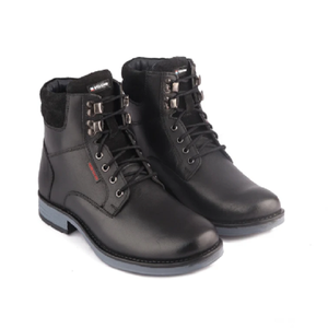 Bottes décontractées noires pour hommes par Red Chief – Chaussures robustes pour le quotidien, confortables pour l'extérieur, style urbain contemporain, idéales pour les voyages - Product Image 1