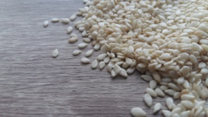 Graines de sésame indiennes de qualité supérieure, nettoyées, d'origine naturelle, de qualité supérieure. - Product Image 4