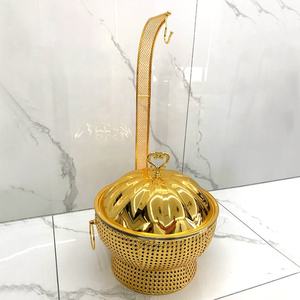 Maravilloso y popular plato para calentar comida de metal dorado para el hogar, hoteles, restaurantes, bodas, fiestas, cumpleaños y celebraciones. - Product Image 3