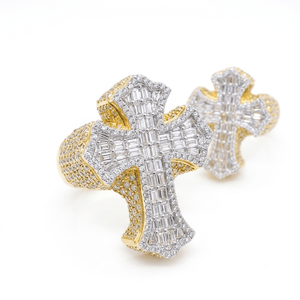 Anillos Personalizados de Hip Hop con Cruz de Jesús, Chapados en Oro, de Plata Esterlina 925 con Moissanita Helada y Diamantes Baguette para Hombre - Product Image 1