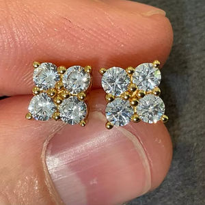 Boucles d'oreilles clous de fiançailles en diamant de laboratoire taille ronde étincelant, or massif 14 carats, bijoux élégants et classiques pour femme, cadeau pour mariage - Product Image 1