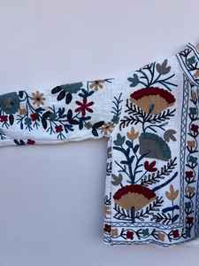 Chaqueta de Algodón Acolchada Floral Suzani, Transpirable, Tejida a Mano, Estilo Bohemio, para Mujer, Abrigo de Invierno Étnico con Cuello Alto - Product Image 4