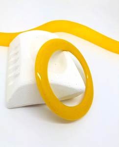 Bracelet en résine jaune de qualité supérieure, léger, confortable à porter, artistique, élégant, personnalisable en taille et couleur - Product Image 6