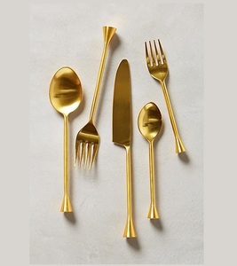 Ensemble de couverts en laiton gaufré finition argentée, poli miroir, avec manches à motif épi de blé, comprenant fourchette, couteau et cuillère - Product Image 2