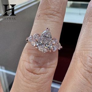 Anillo de Boda Moderno con Gran Perla, Diseño de Corona con Múltiples Piedras y Halo, Oro de 10K/14K, Joyería Fina - Product Image 5