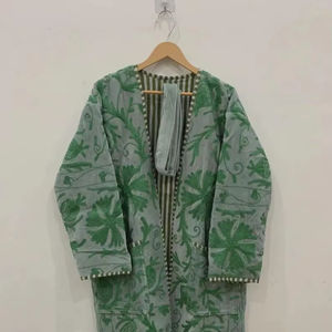 Kimono largo de terciopelo bordado Suzani, bata Suzani larga, chaqueta floral de invierno para mujer, chaqueta tipo Duster, abrigo tipo kimono, regalo para ella - Product Image 1