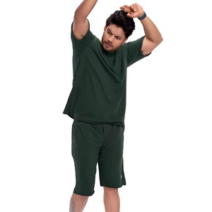 Meilleures ventes Ensemble deux pièces d'été pour hommes Taille élastique T-shirt à manches courtes et short Vêtements de base pour temps chaud - Product Image 3
