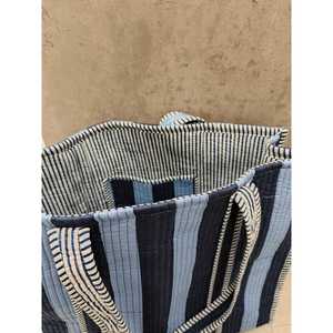 Bolso Tote de Algodón Acolchado Hecho a Mano en India |   Bolsa de tela reutilizable ecológica. Bolso Tote con Rayas Azules - Product Image 1