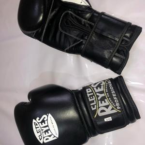 Gants de boxe professionnels Cleto Reyes en cuir rouge et or, à lacets, pour adultes, 14 oz - Product Image 6