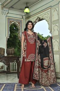 Kurta en coton brodé rouge pour femmes avec salwar et dupatta de style traditionnel, coupe ample, vêtements décontractés, Inde, Pakistan - Product Image 4