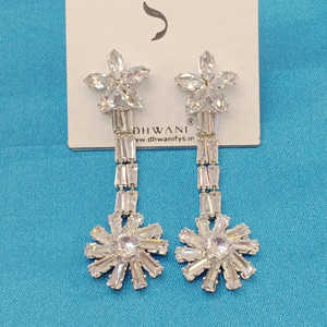 JewelEMarket Boucles d'oreilles pendantes en pierre de cristal élégante plaquée argent Catégorie Produit - Product Image 1