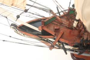 Maqueta de Barco de Vela de Madera Hecha a Mano - Réplica a Escala de un Clásico Buque Naval, Decoración de Escritorio, USS Constellation - Product Image 3