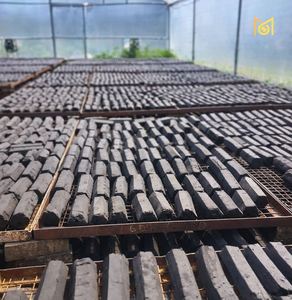 Carton de 10 kg de briquettes de charbon de bois hexagonales noires, combustible pour barbecue à combustion longue durée (5-7 heures), export en vrac à prix de gros - Product Image 3