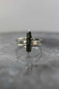 Bague en argent sterling 925 avec tiges de tourmaline naturelle brute, tourmaline verte pastèque, pierre de naissance d'octobre - Product Image 4