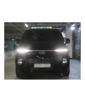 Hyundai Staria L3.5 Cargo 2022 de 3 Plazas con Caja de Cambios Automática y Asientos de Cuero, 67,200 km, Volante a la Izquierda - Product Image 2