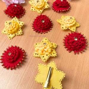 Belle épingle à cheveux avec motifs de roses Accessoires pour cheveux Pinces à cheveux en tissu de velours pour mariage, Sangeet, Mehndi, Haldi Clip - Product Image 6