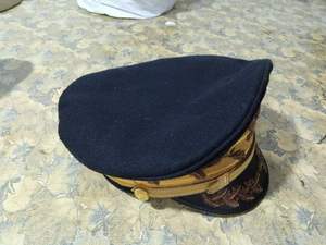 Gorra de Visera Bordada con Emblema de Águila Dorada de EE. UU., Sombrero Formal para Hombre de 56-58 cm, Hecho a Mano para Uso Profesional - Product Image 3
