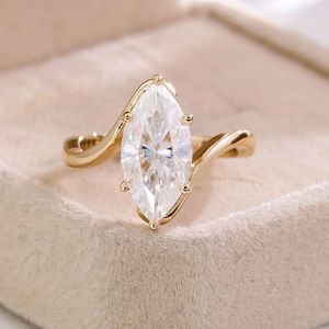 Bague de fiançailles classique en moissanite taille marquise 2,0 carats, or jaune 14 carats, solitaire bypass, bague de promesse, bijoux, cadeau pour femme - Product Image 1