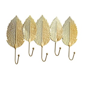 Ganchos Metálicos Multiusos de Dos Hojas de Calidad Superior con Acabado Dorado y Textura, Fabricante y Proveedor de la India - Product Image 3