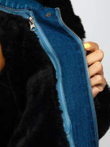 แจ็คเก็ตยีนส์ลำลองสไตล์คนเมือง ผ้าฝ้ายเนื้อนุ่ม สวมใส่สบาย เหมาะสำหรับชุดลำลองและใส่ในชีวิตประจำวัน - Product Image 5