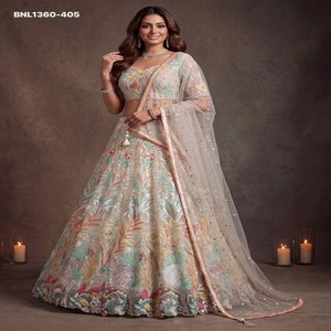 Ensemble Lehenga-Choli blanc de qualité supérieure en tulle doux avec broderie florale à sequins multiples, vente en gros - Product Image 1