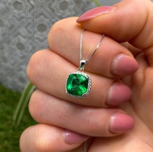 Pendentif en topaze verte naturelle, argent sterling 925, plaqué rhodium et or, bijoux fins faits à la main, cadeau pour femme, vente en gros - Product Image 4