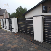 Panneaux de clôture d'intimité en aluminium modernes pour jardin et piscine, systèmes de clôture en métal extérieur avec revêtement en poudre, design sécurisé et élégant